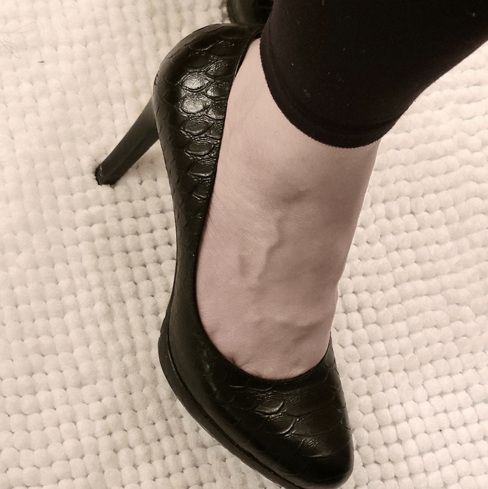Black Minelli Pumps - Picture 1 of 6